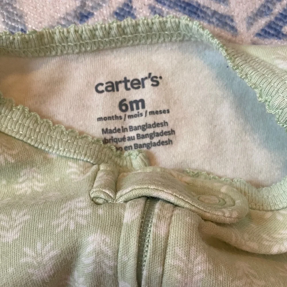 Carter’s 6 Month Swan Onsie